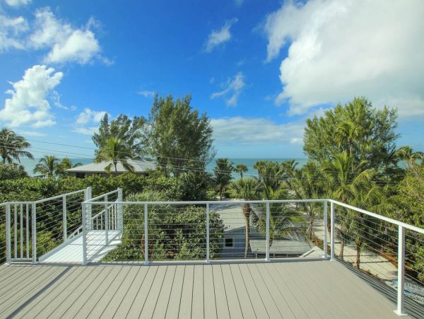 Captiva Island 2 Bedroom Vacation Home Steps to the Beach