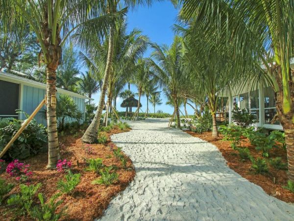 Captiva Island 2 Bedroom Vacation Home Steps to the Beach