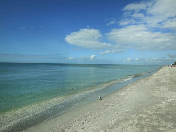 Captiva Island 2 Bedroom Vacation Home Steps to the Beach