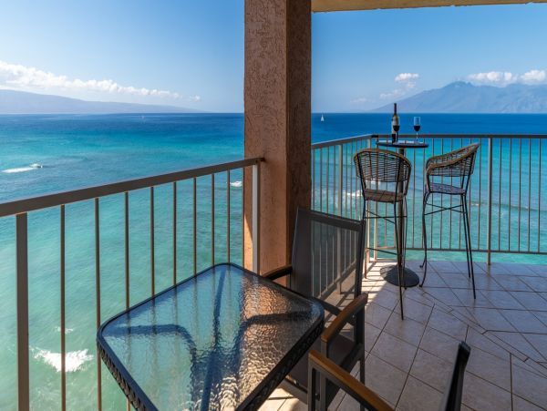 Maui Oceanfront Vacation Rental | Luxury Kahana Penthouse Condo