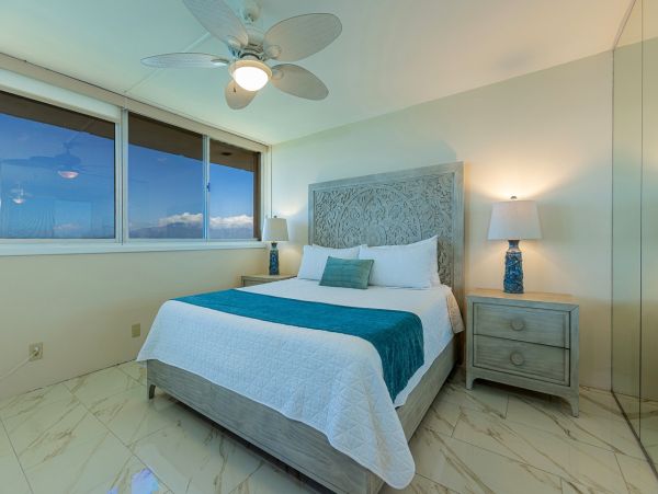 Maui Oceanfront Vacation Rental | Luxury Kahana Penthouse Condo