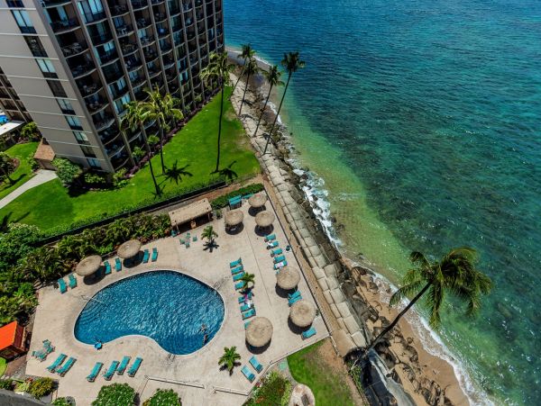 Maui Oceanfront Vacation Rental | Luxury Kahana Penthouse Condo