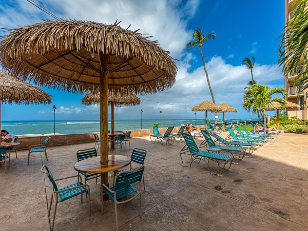 Maui Oceanfront Vacation Rental | Luxury Kahana Penthouse Condo