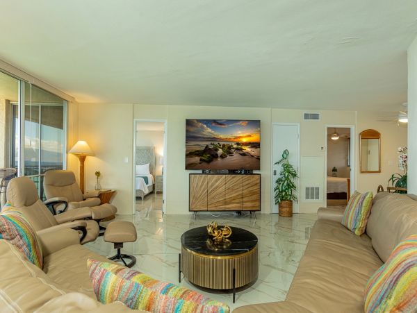 Maui Oceanfront Vacation Rental | Luxury Kahana Penthouse Condo