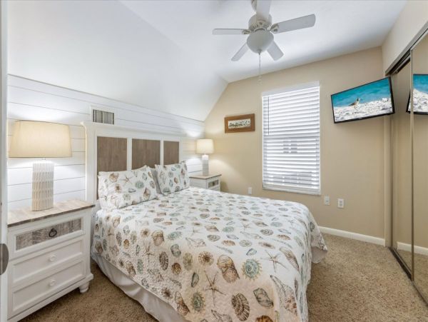 Holmes Beach 3 Bedroom Vacation Condo Rental Sleeps 6 Guests