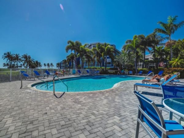 Charming Captiva Vacation Villa with Communal Pool Sleeps 4