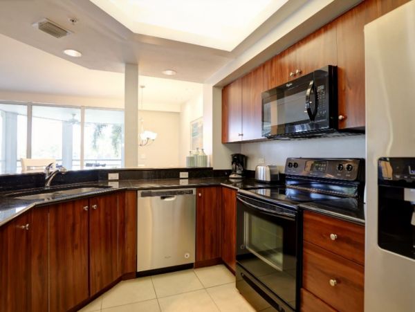 Charming Captiva Vacation Villa with Communal Pool Sleeps 4