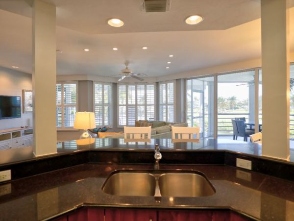 Charming Captiva Vacation Villa with Communal Pool Sleeps 4