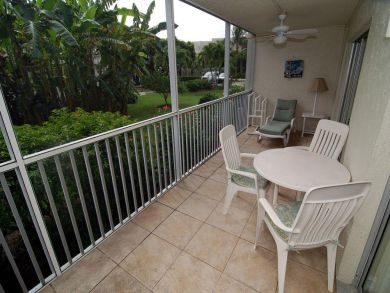 Sanibel Two Bedroom Condo Rental Sleeps Six - Steps to Beach