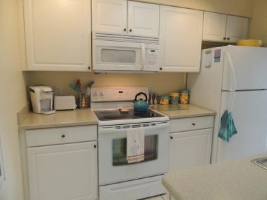 Sanibel Two Bedroom Condo Rental Sleeps Six - Steps to Beach