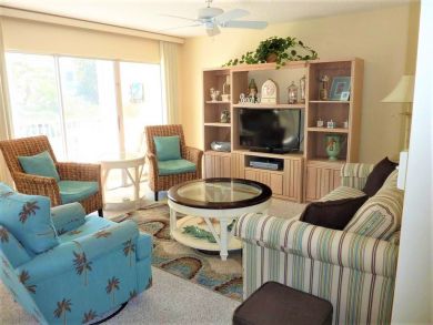 Sanibel Two Bedroom Condo Rental Sleeps Six - Steps to Beach