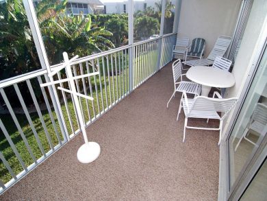 Beachfront condos on Sanibel Beachfront condos on Sanibel