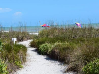 Sanibel Island 2 Bedroom Condo will Accommodate up to Six Sanibel Island 2 Bedroom Condo will Accommodate up to Six