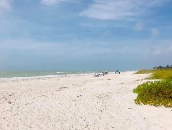 Sanibel Vacation Condo Two Bedroom Walk to Beach
