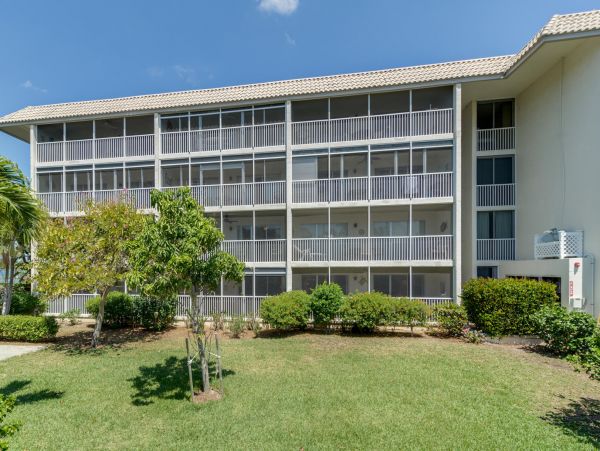 Lovely Sanibel 2 Bedroom Vacation Condo