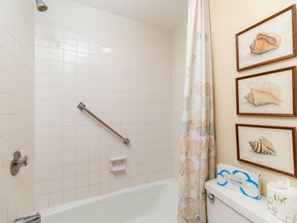 Walk to Beach Sanibel Vacation Condo Two Bedroom