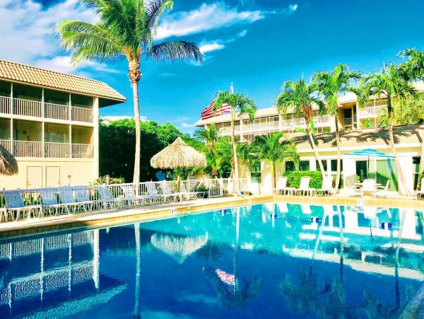 Walk to Beach Sanibel Vacation Condo Two Bedroom