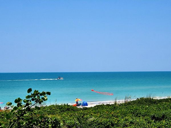 Walk to Beach Sanibel Vacation Condo Two Bedroom