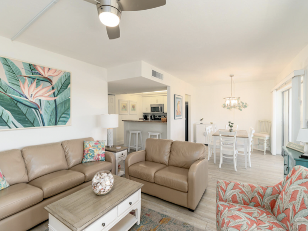 Sanibel Island Getaway: Stylish Condo Near Shelling Beaches