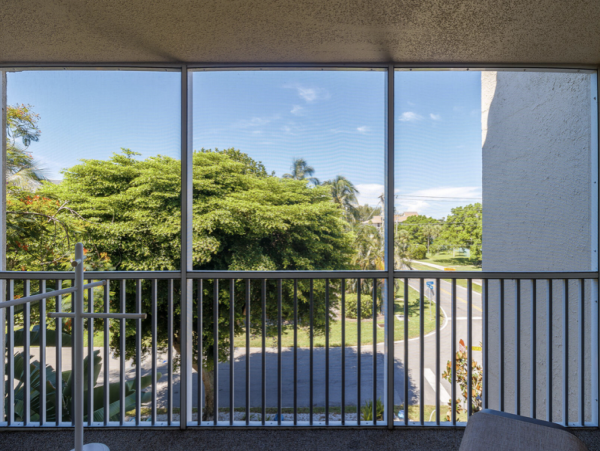 Sanibel Island Getaway: Stylish Condo Near Shelling Beaches