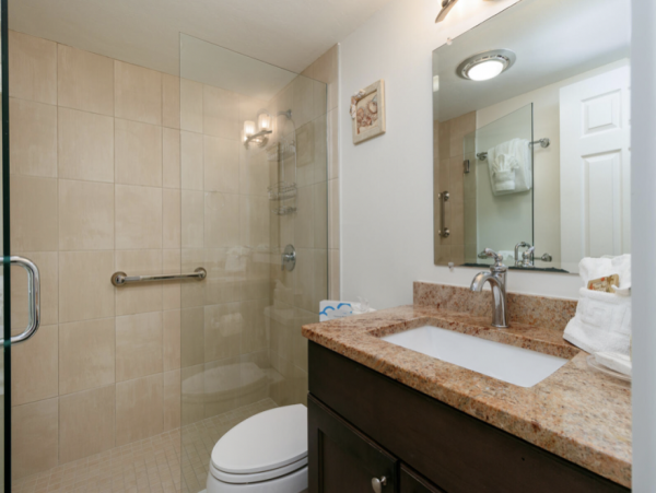 Sanibel Island Getaway: Stylish Condo Near Shelling Beaches