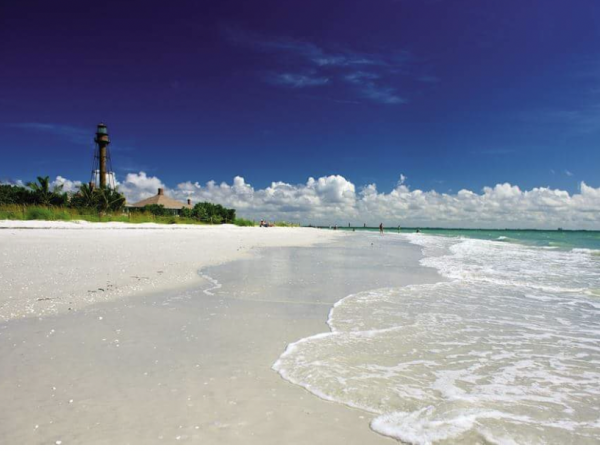 Sanibel Island Getaway: Stylish Condo Near Shelling Beaches