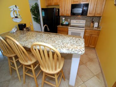 Kitchen with Breakfast Bar