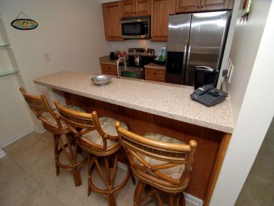 Fully Equipped Kitchen with Breakfast Bar