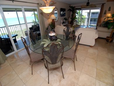 Dining Area with Beach View Dining Area with Beach View