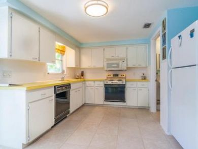 Anna Maria Island Vacation Home Sleeps Six Walk to Beach