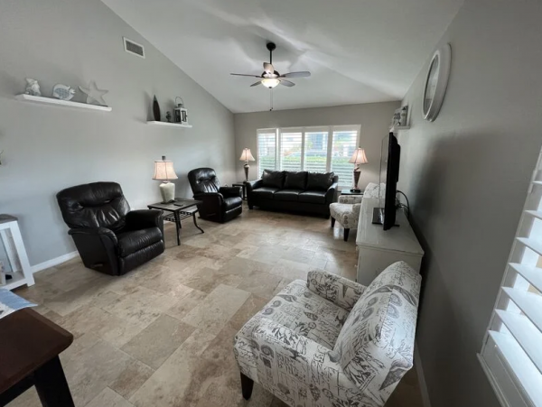Recently remodeled close to the beach Beachside of road