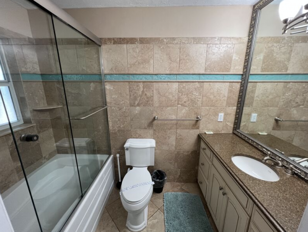 Recently remodeled close to the beach Beachside of road