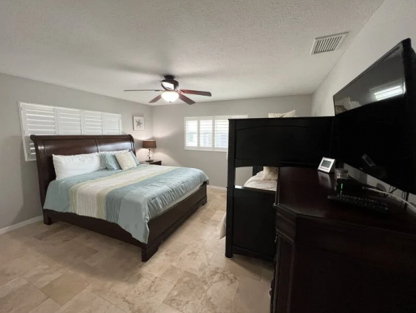 Recently remodeled close to the beach Beachside of road