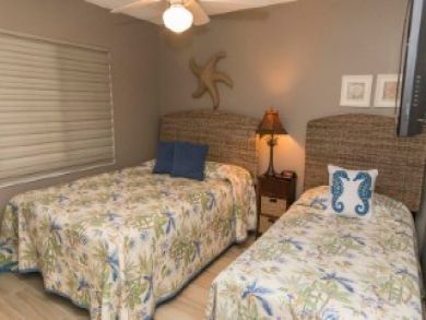 Located on the Beach at Siesta Key - 2 Bedroom Condo