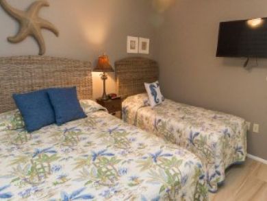 Located on the Beach at Siesta Key - 2 Bedroom Condo