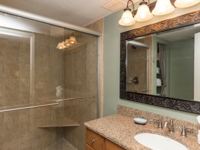 Siesta Key Two Bedroom Condo Stroll to the Village Views