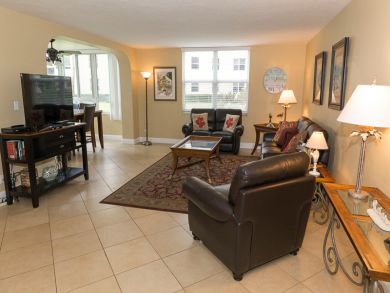 Siesta Key Two Bedroom Condo Stroll to the Village Views