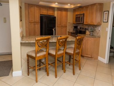 Siesta Key Two Bedroom Condo Stroll to the Village Views