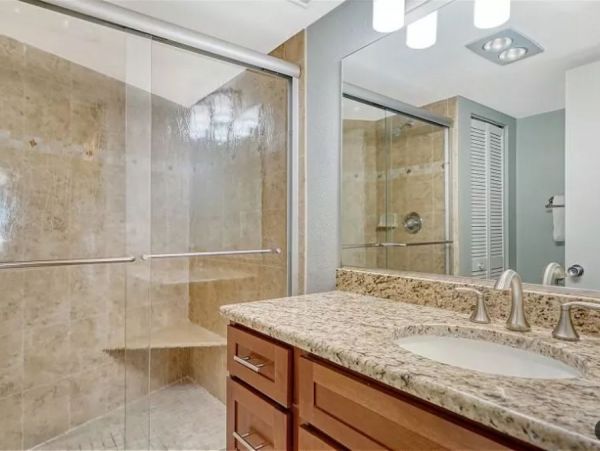 Posh Siesta Key Beach Vacation Condo Close to Village