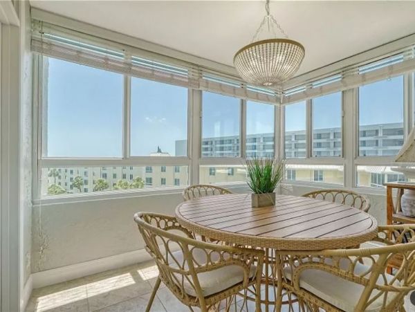Posh Siesta Key Beach Vacation Condo Close to Village