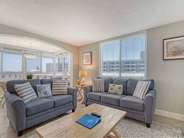 Posh Siesta Key Beach Vacation Condo Close to Village