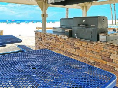 Vacation in this Luxury 2 Bedroom Condo on Crescent Beach