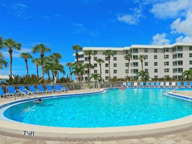 Vacation in this Luxury 2 Bedroom Condo on Crescent Beach