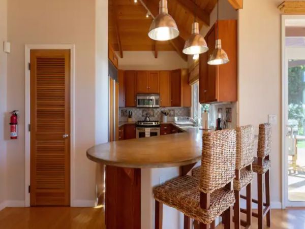 Luxury Six Vacation Villa with Pool & Spa Sleeps 10