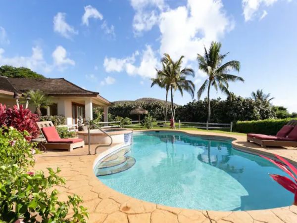 Luxury Six Vacation Villa with Pool & Spa Sleeps 10
