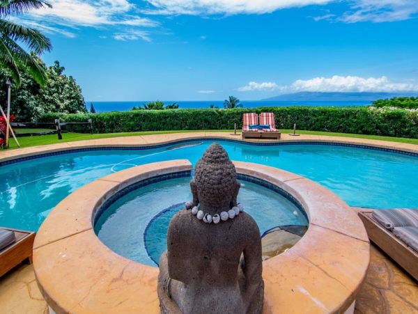 Luxury Six Vacation Villa with Pool & Spa Sleeps 10