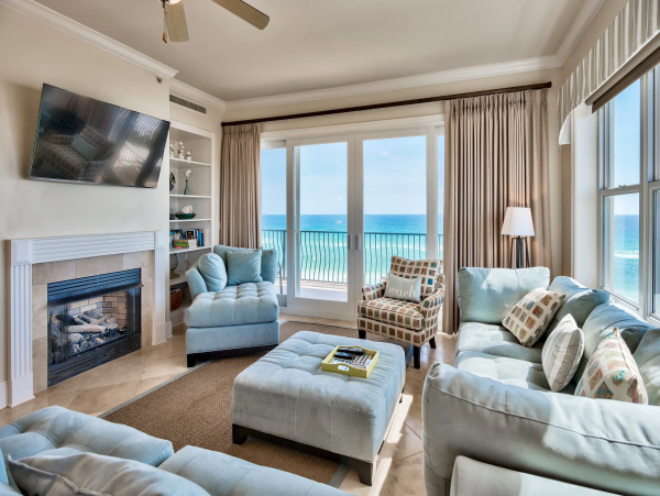 Santa Rosa Beach Vacation Condo Sleeps Ten Guests.