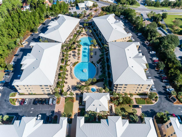 Santa Rosa Beach Vacation Condo Sleeps Ten Guests.