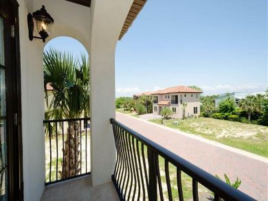 Mediterranean Style Destin Home 1 block from beach