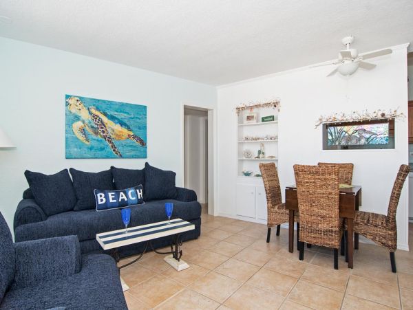 Two Bedroom Anna Maria Island Vacation Cottage Walk To Beach